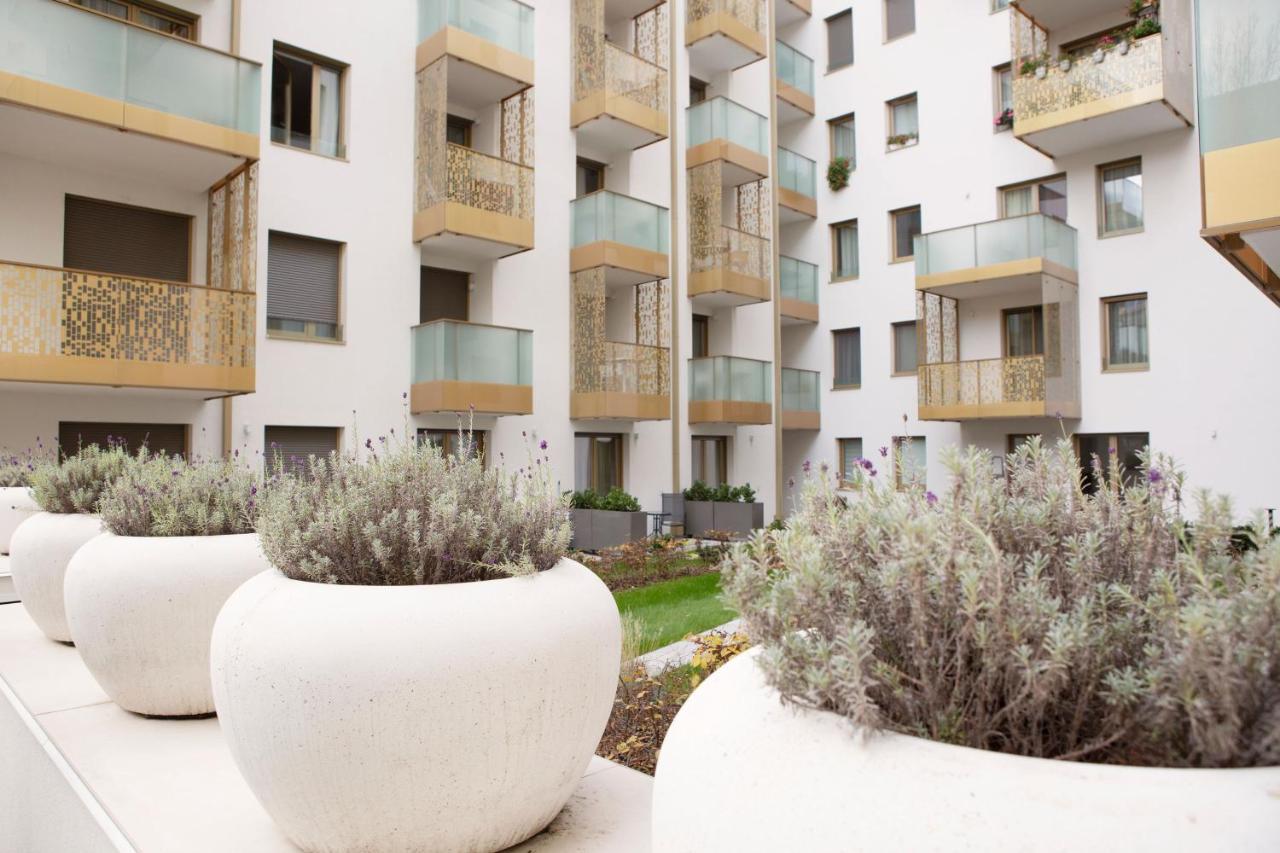 Budapest Magic Garden In Downtown Exterior photo